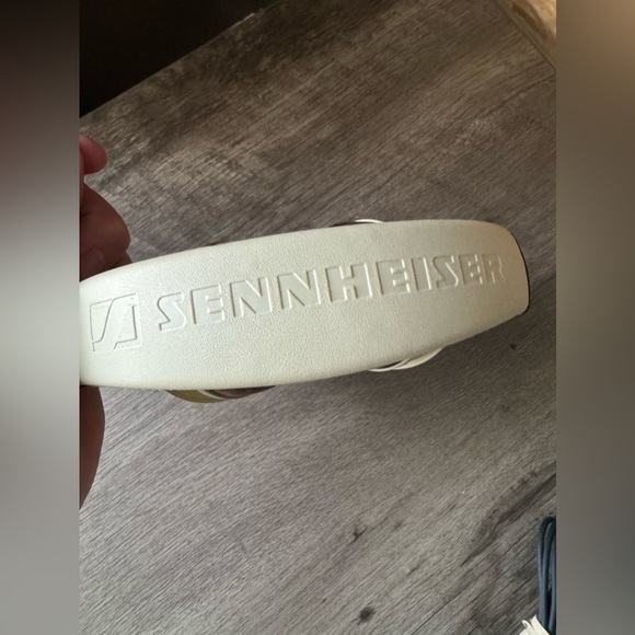 Vintage Sennheiser HD598 Wired Amp Headphones Dynamic Open Back Ivory/Brown - Picture 2 of 7